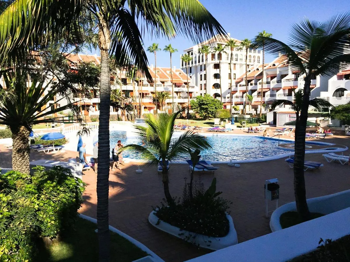 Lux&2Jacuzzi. New! Golden Mile Las Americas, Parque Santiago 2. Pool Heated Sea Water 2 Bdr Playa de las Américas 0*,  İspanya